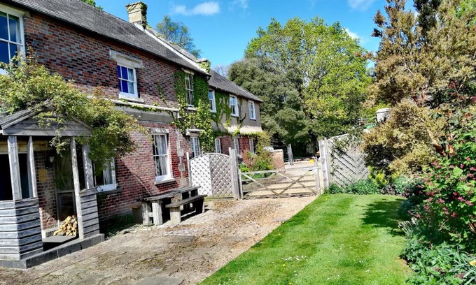 Wadhurst House | Castle Cottage, Wadhurst