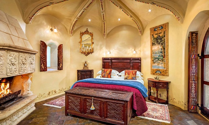 Crafers Bed & Breakfast | Castle Keep- Exceptionally Romantic Escape for 2 with open log fire.