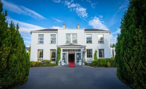 Chapel Hill Hotel | Castle Oaks House Hotel