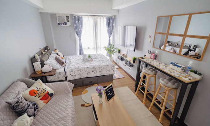 Malamig Condo | Cat Themed Room at a Condo in Manila, 10 Minute walk to the MRT Station