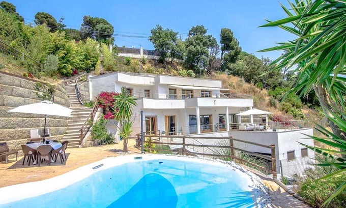 Sant Cebria de Vallalta Villa | Catalunya Casas Modern Magnificence , only a few km to the beach!