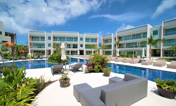 Seven Mile Beach Villa | Cayman Luxury Rentals at One Canal Point
