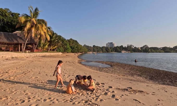 Tanga Hotel | CBA Hotel Beach Area