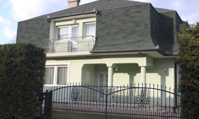 Zalakaros Apartment | Cedar Apartment 3 - One Bedroom Apartment, Sleeps 4