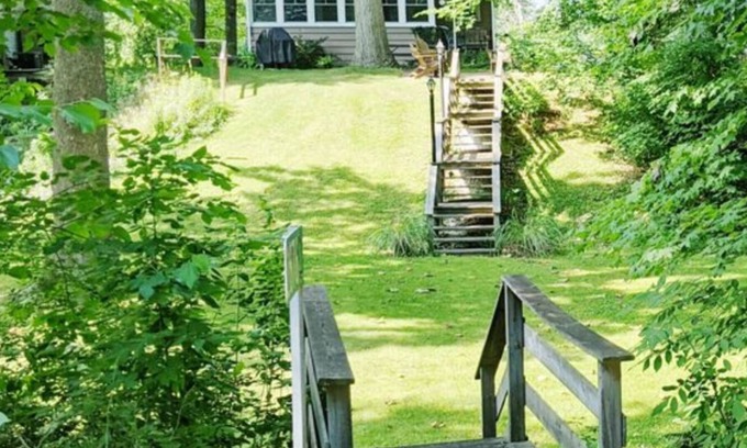 Port Colborne Cottage | Cedar Bay Cottage ~ 4 Season