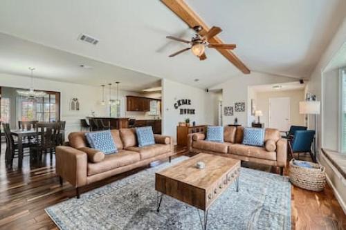 Cedar Creek House | Cedar Hill Ranch and Country Retreat for Large Groups