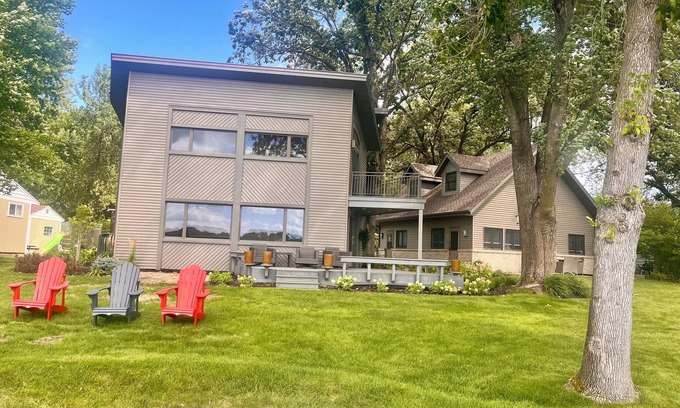 Maple Lake House | Cedar Lake Getaway - Lake House & Game Room w/Loft