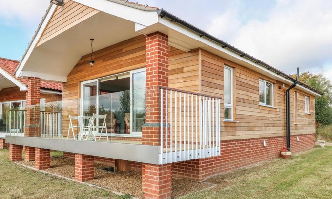Attleborough House | Cedar Lodge