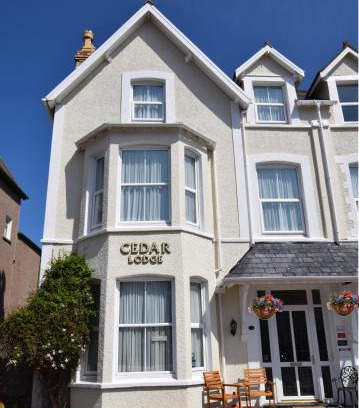 Llandudno Bed & Breakfast | Cedar Lodge