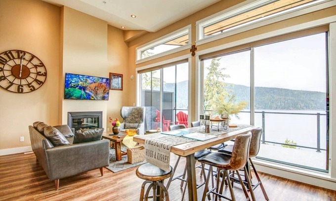 Port Renfrew House | Cedar Peaks (Oceanfront, Amazing Views) H250273641