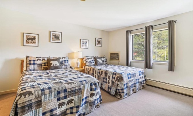 West Bridgewater Hotel | Cedarbrook Two Double bed Standard Hotel room 219