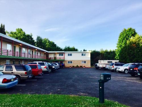 Ironwood Hotel | Cedars Motel