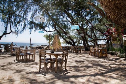 Mondu Resort | Cemara Beachfront Suite