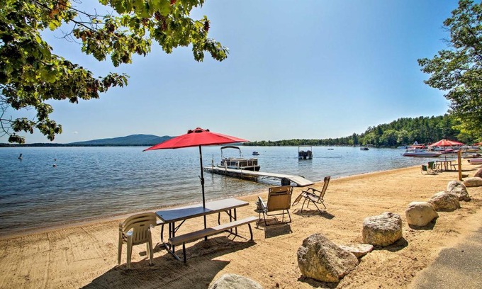 Center Ossipee House | Center Ossipee Pet-Friendly Cottage with Dock!
