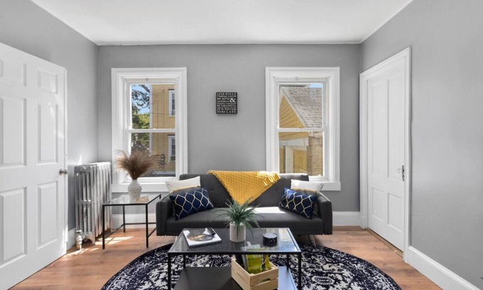 Blackstone Apartment | Central 2BR East Side, Brown, Dining, Hospital