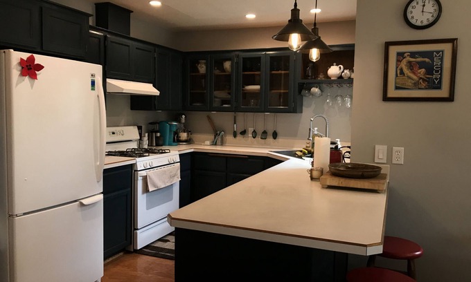 Swiss Manor House | Central AC-4 Bedroom-Arizona Trail