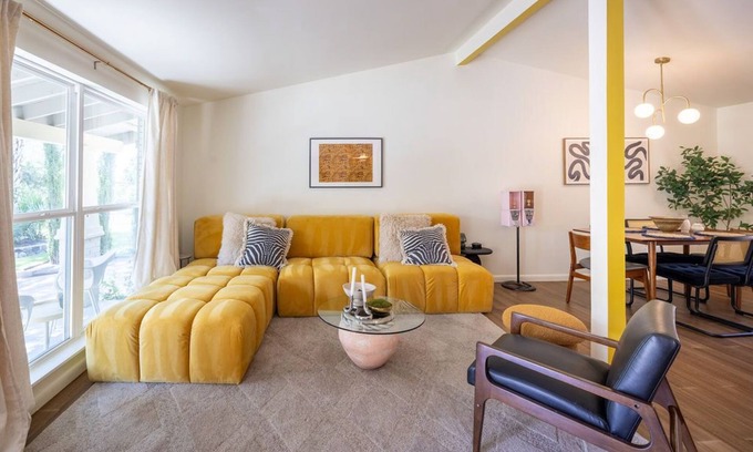 Clarksville House | Central Austin Downtown Bungalow