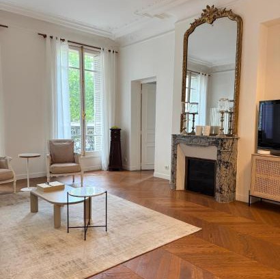 Faubourg-du-Roule Apartment | Central Champs Élysée - High Luxury 2 Bedroom Apartment