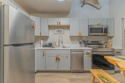 North Pole Apartment | Central Driftwood 2.0