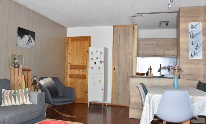 Pralognan-la-Vanoise Apartment | Central Family Haven - Cozy 3 Room Apt with Balconies, Near Shops & Ski Lifts