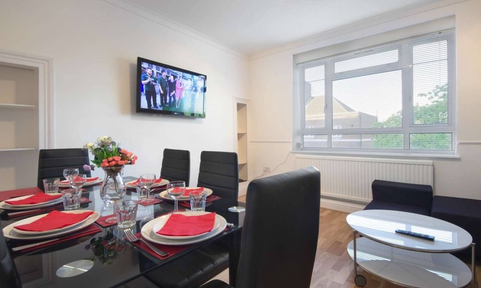 White City Apartment | Central London 2 bedroom apartment up to 7 people