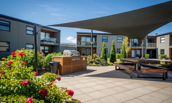 Lowburn Apartment | Central Park Apartments