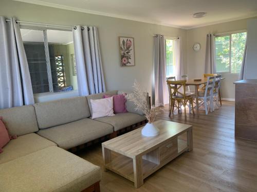 Atherton House | Central, Tidy and Private 3 Bedroom