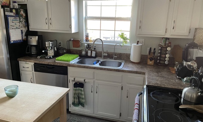 Wilmington House | Centrally located family home 10 mins from the beach