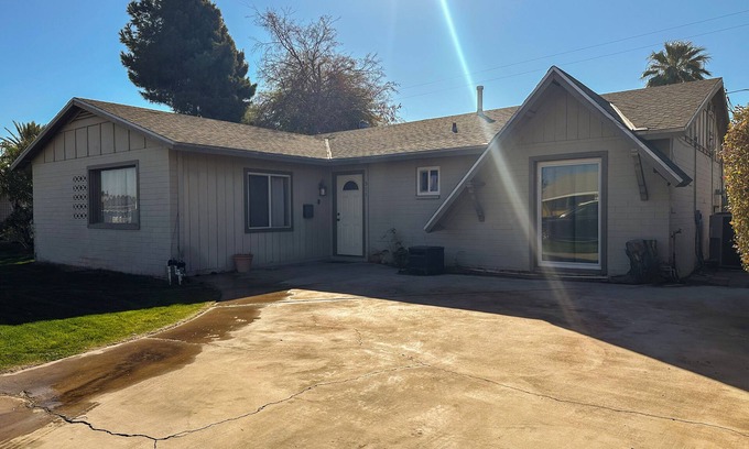 Yuma House | Centrally located older 4-bedroom house in lovely Yuma