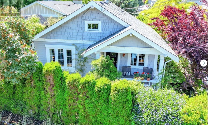 Chemainus House | Centrally located private studio in Chemainus