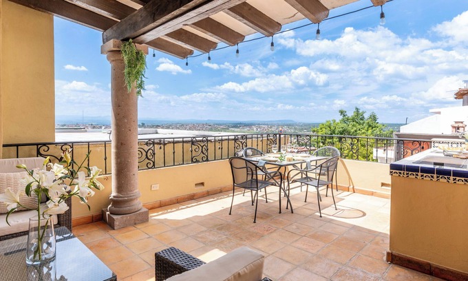 Zona Centro House | Centro 2BR Home with Rooftop Terrace