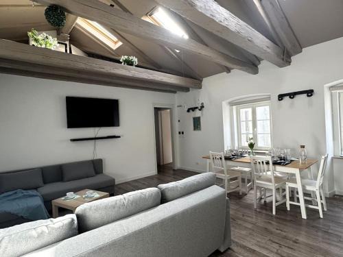 Trieste Old Town Apartment | Centro Mazzini 9
