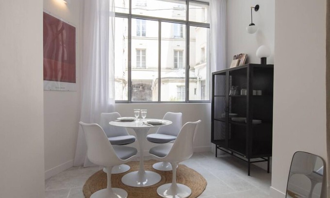 Arsenal Apartment | Cerisaie, Studio/1 bathroom, 2 persons
