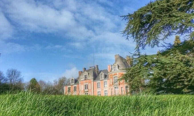Bacilly Bed & Breakfast | Château de Chantore