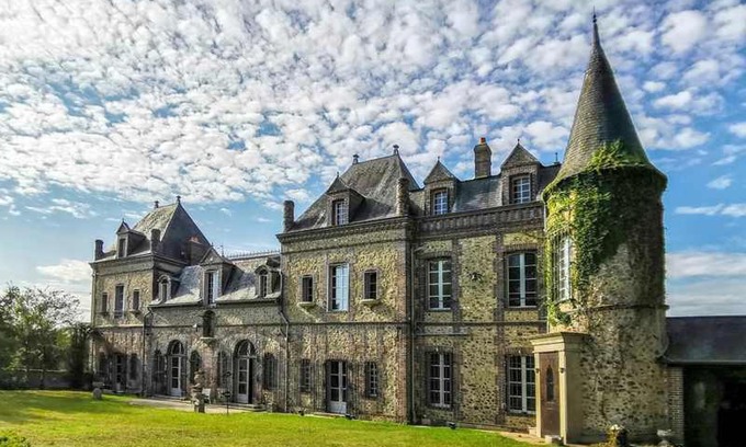 Illiers-Combray Bed & Breakfast | Château De Swann