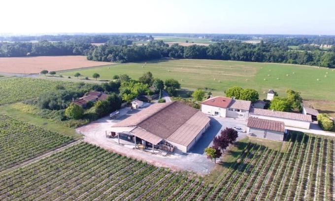 Civrac-en-Medoc Apartment | Château Pierre de Montignac