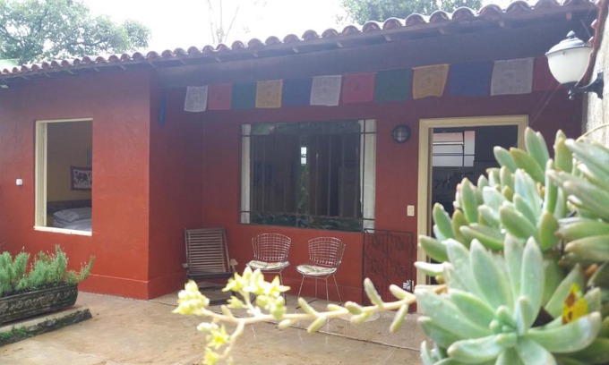 Sao Sebastiao das Aguas Claras Cabin | "Chalé Balines Oroboro" 1 - Casa com jardim de 150 m e cozinha completa em Macacos