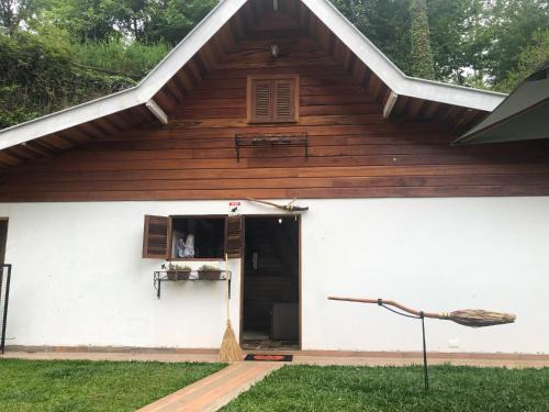 Colinas Capivari Ski Chalet | Chalé da Magia