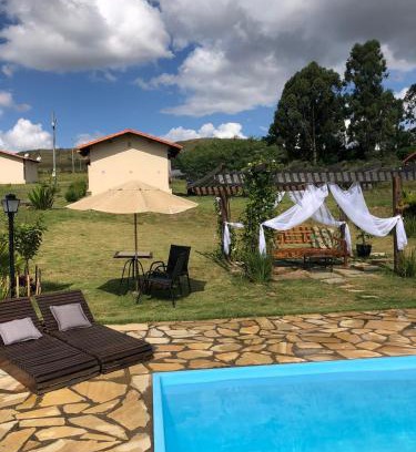Carrancas Cabin | Chalés para temporada - Chalés Apuã - 500 metros da Cachoeira