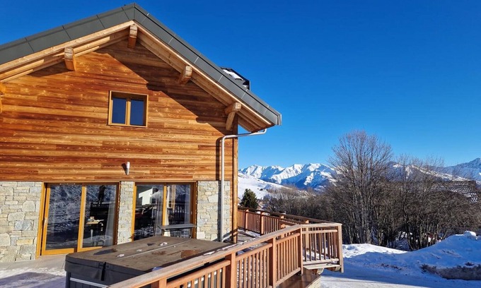 La Toussuire Ski Chalet | Chalet 'Salt Lake' with Mountain View, Private Terrace and Wi-Fi