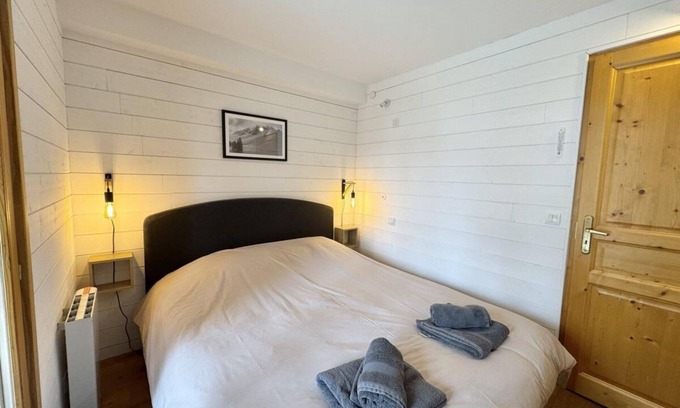 Les Claux Ski Chalet | Chalet, 200m from ski slopes, view mountain, terrace, balcony, fireplace or stove, tv, ski locker