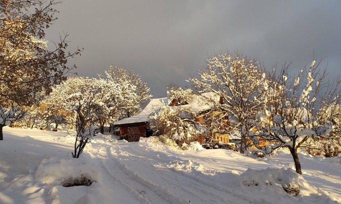 Puy-Sanieres Ski Chalet | Chalet 5 bd/12 p. Hautes-Alpes, lake, ski, mountain, sauna and wood fire