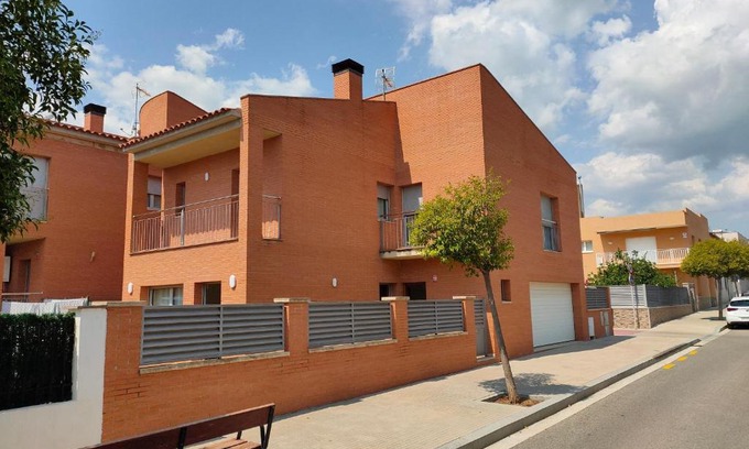 Reus House | Chalet amplio con Jardín y zona barbacoa.