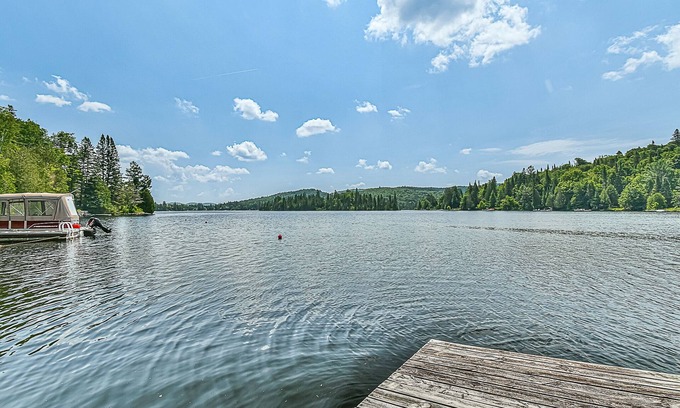 Petit-Lac-Long Ski Chalet | Chalet Douillet sur le Bord du Lac Navigable Papineau