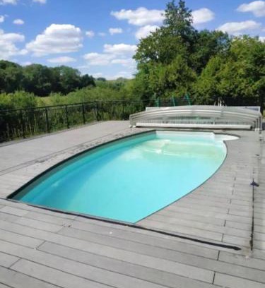 Louatre Ski Chalet | Chalet chaleureux à Louâtre avec piscine partagée