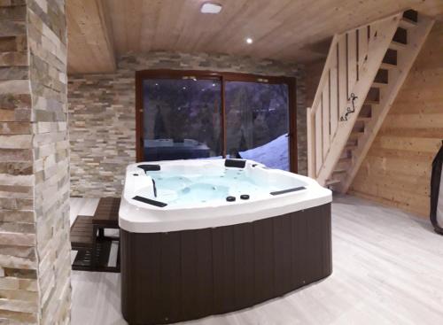 Jausiers Ski Chalet | Chalet cocody jacuzz