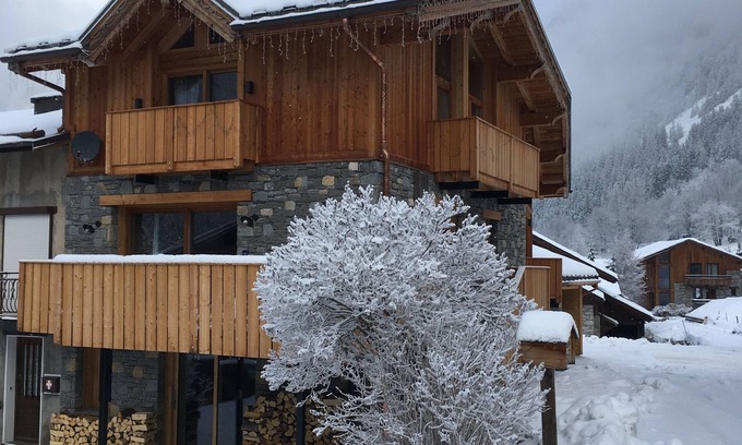 Pralognan-la-Vanoise Ski Chalet | Chalet Contemporain Bois et Pierres