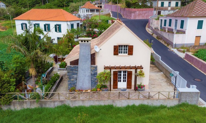 Porto Moniz Cottage | Chalet do Monte Porto Moniz by Madeira Sun Travel