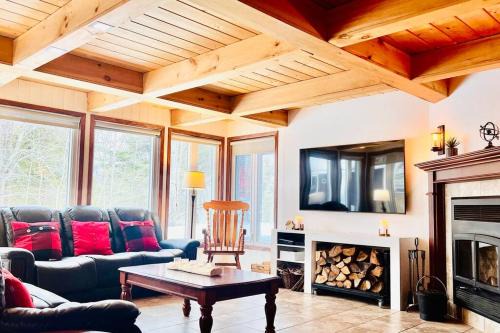 Orford Ski Chalet | Chalet familial et SPA à proximité du Mont Orford