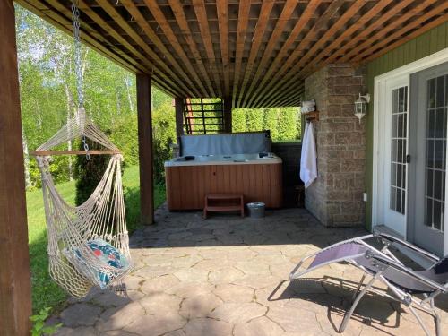 Saint-David-de-Falardeau Ski Chalet | Chalet Grand-père Tortue